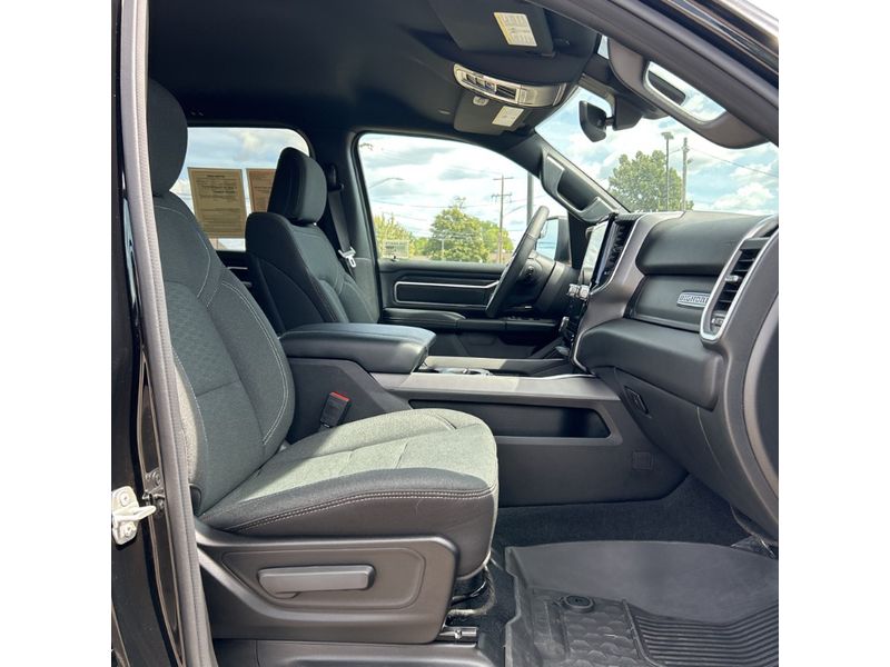 2025 Ram 1500 Big Horn photo 4