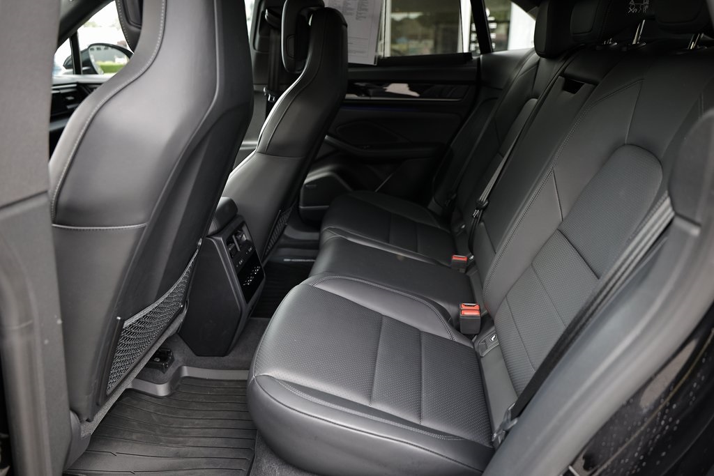 2024 Porsche Macan Electric 4 photo 22