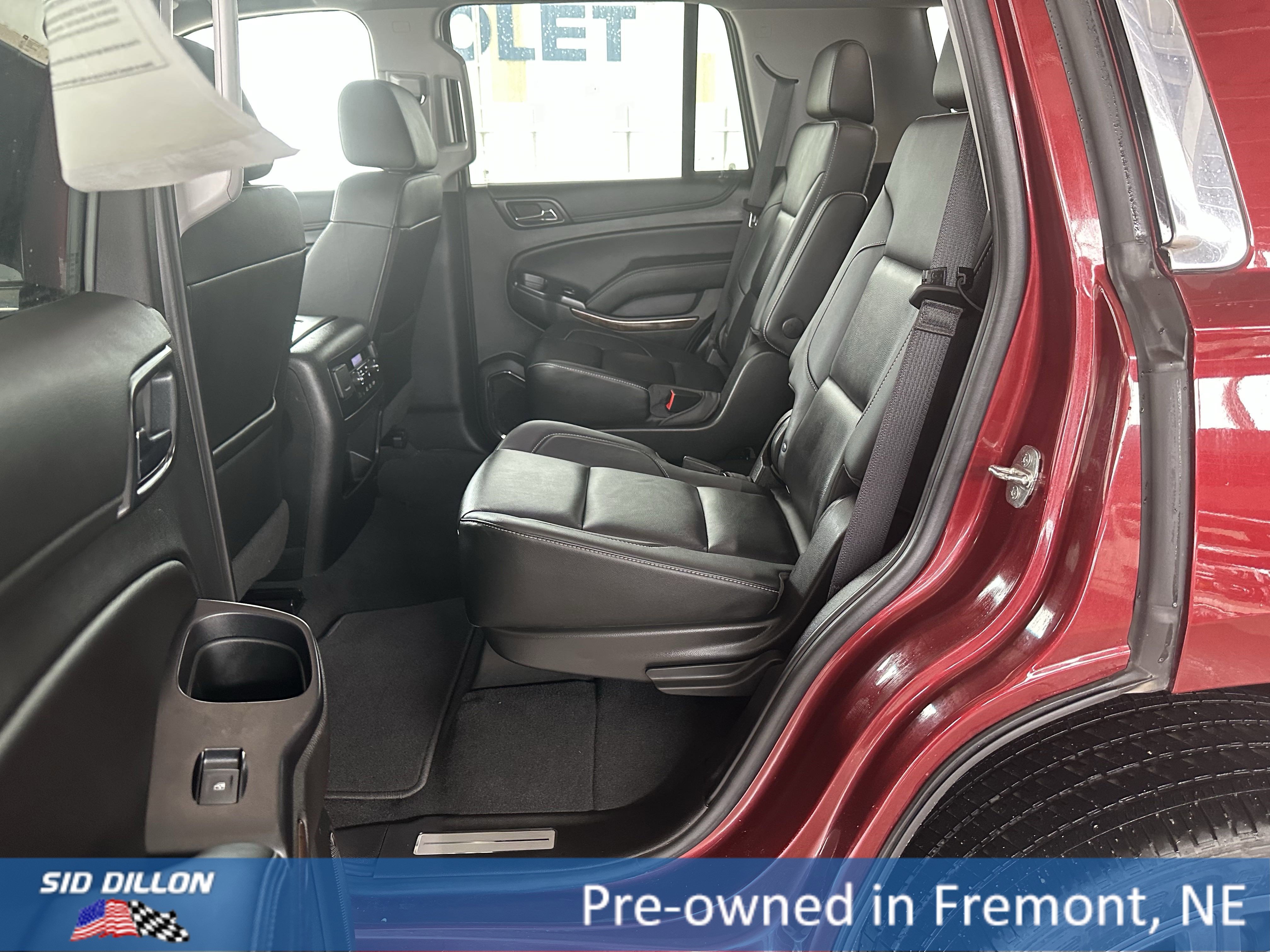 2019 Chevrolet Tahoe LT photo 3