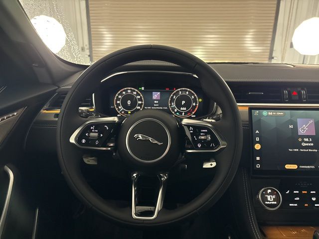 2026 Jaguar F-PACE P250 R-Dynamic S photo 21