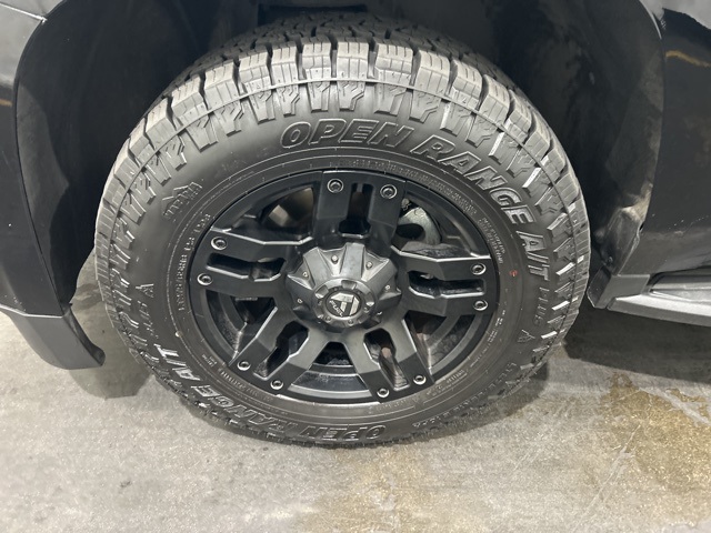 2018 Chevrolet Suburban LT photo 19