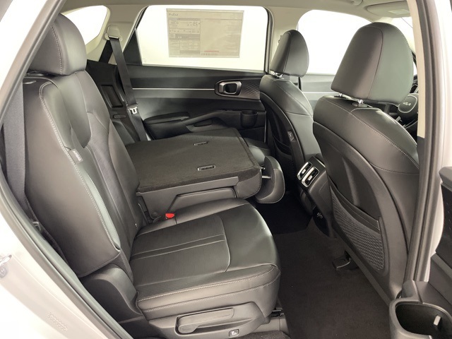 2025 Kia Sorento S photo 40