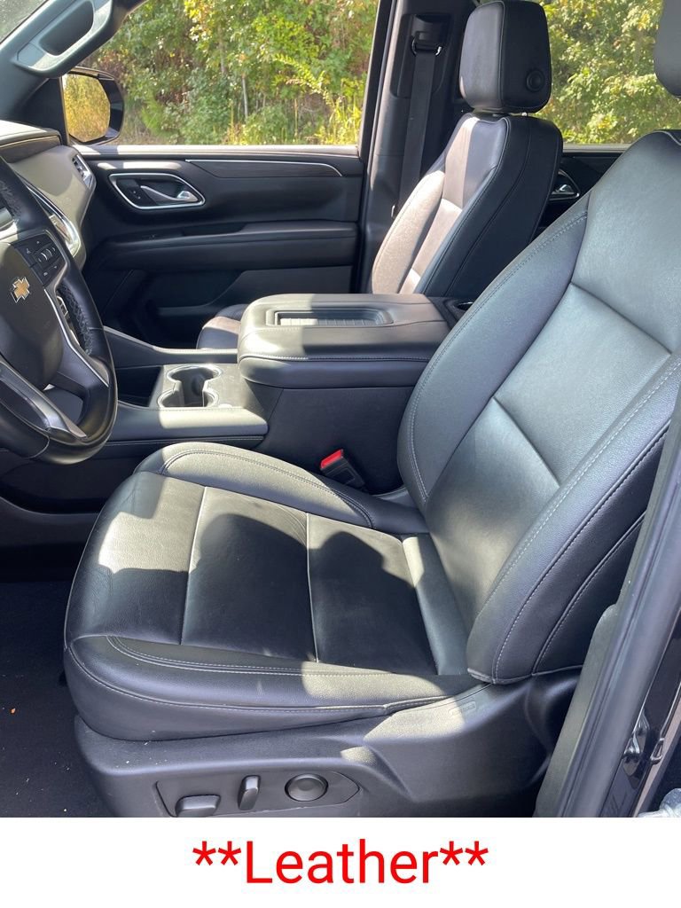 2023 Chevrolet Suburban LT photo 4
