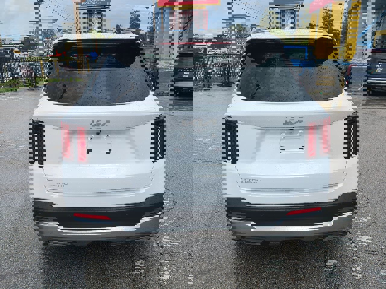 2026 Kia Sorento S photo 2