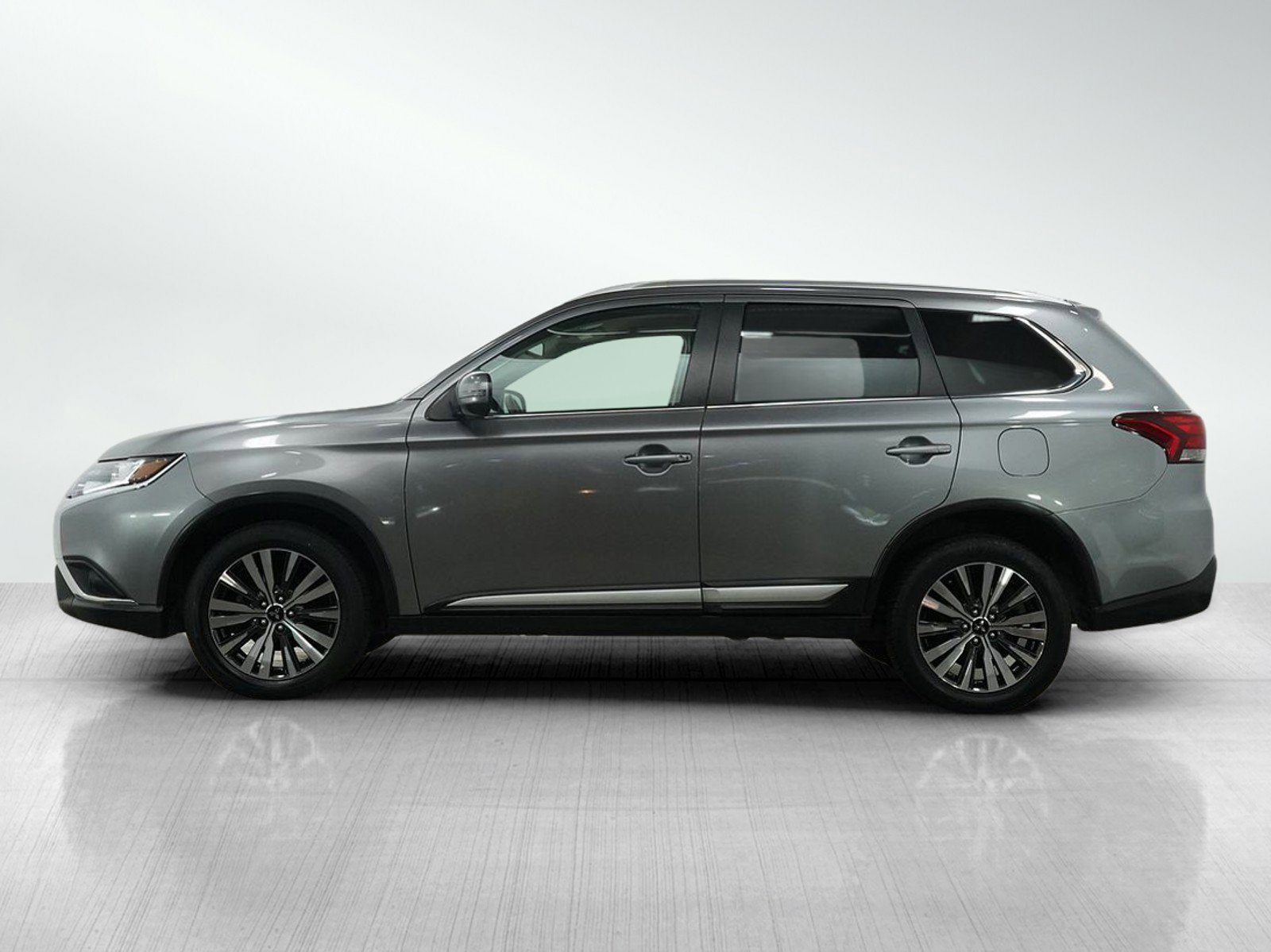 Used 2020 Mitsubishi Outlander SEL with VIN JA4AZ3A38LZ038333 for sale in Burnsville, Minnesota