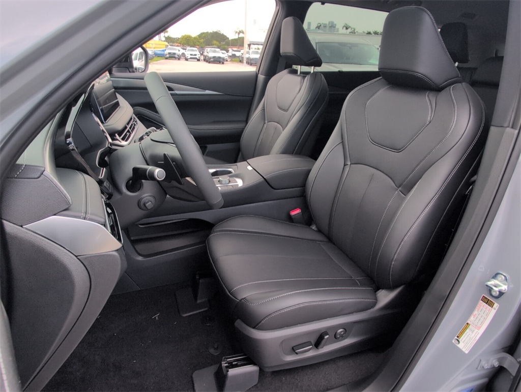 2026 Infiniti QX60 Luxe photo 4