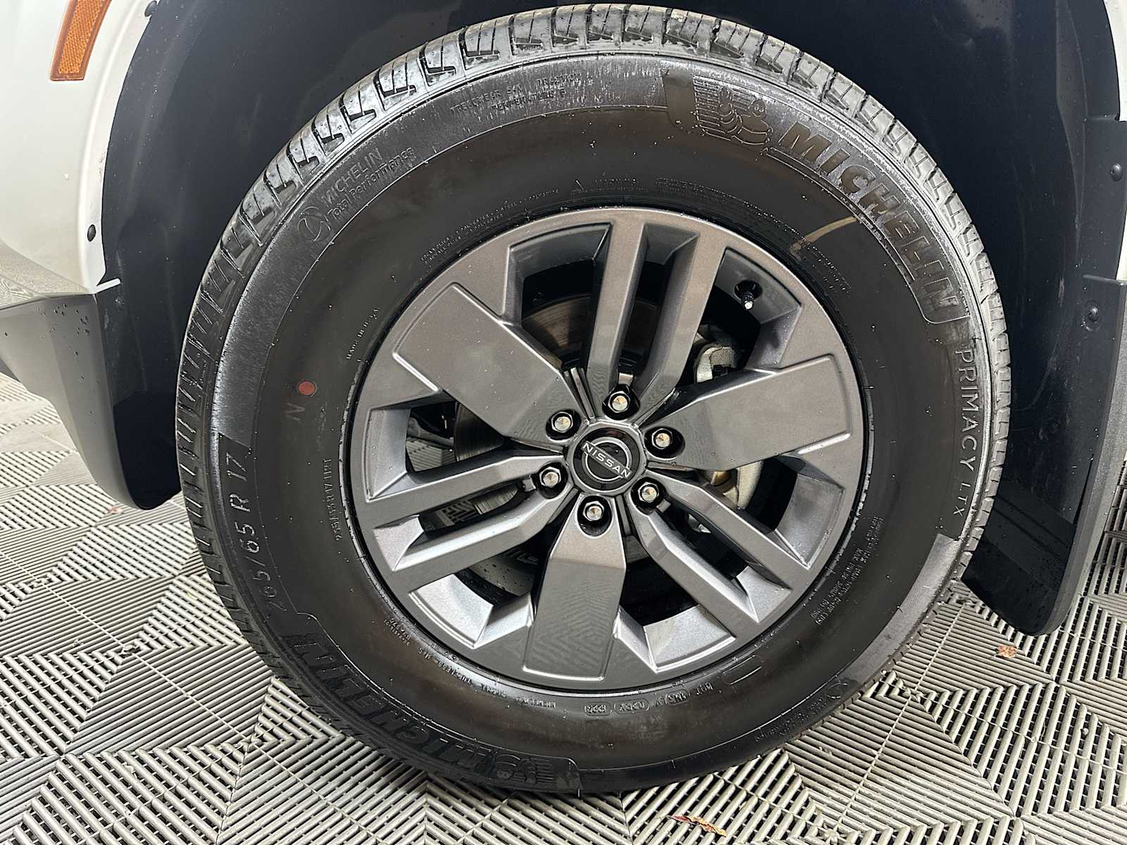 2025 Nissan Frontier SV photo 27