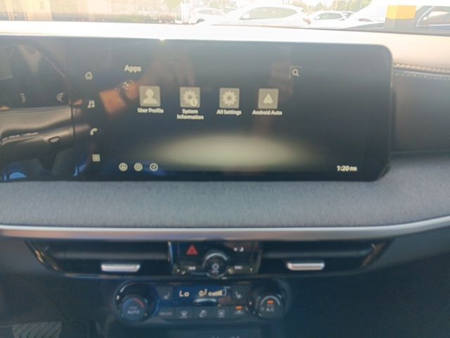 2026 Nissan Kicks SV photo 14