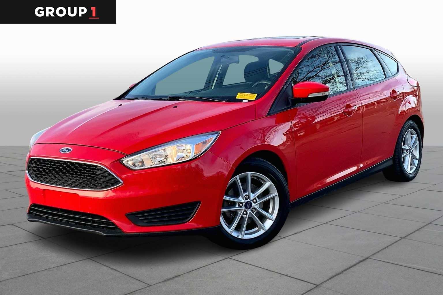 2016 Ford Focus SE's photo