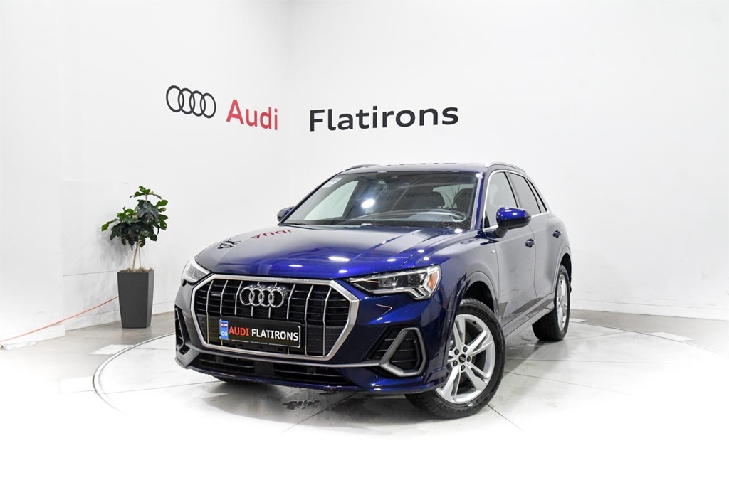 2024 Audi Q3 S line Premium photo 3