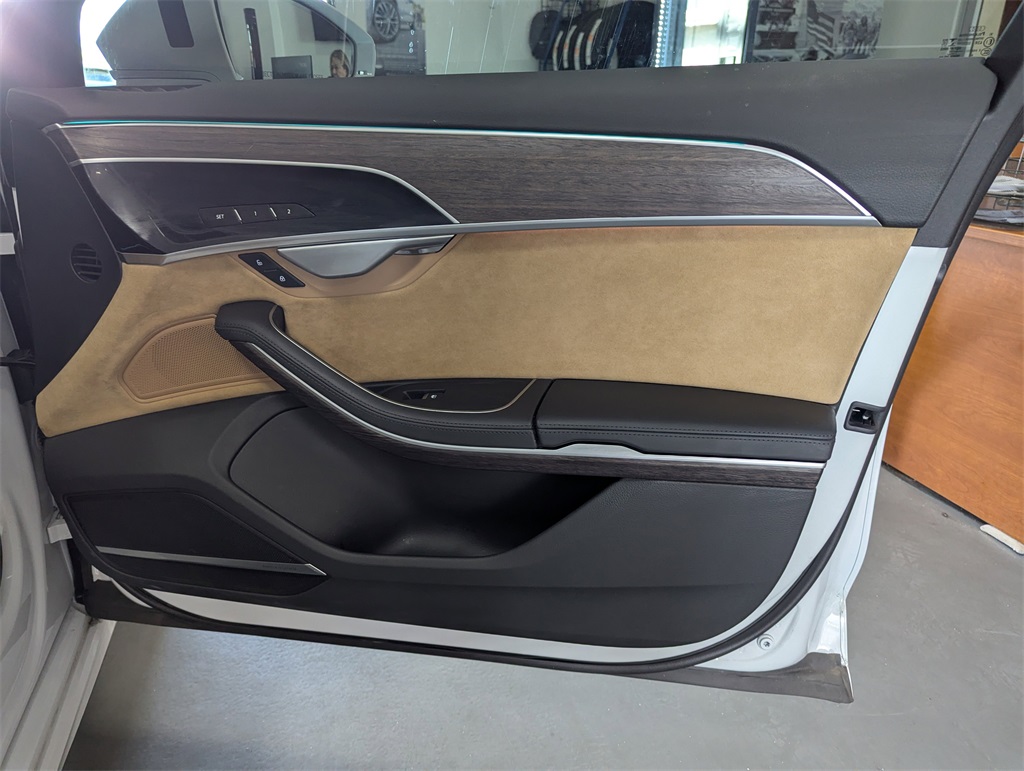 2021 Audi A8 L 55 Quattro photo 34