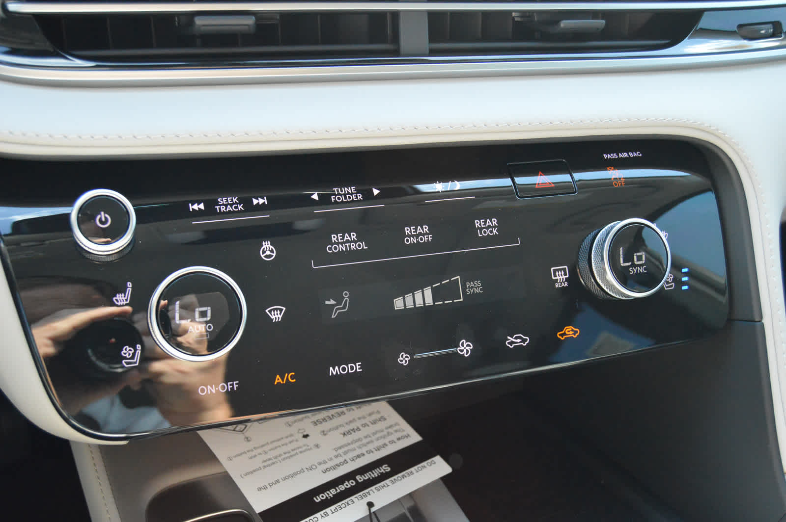 2026 Infiniti QX60 Luxe photo 12