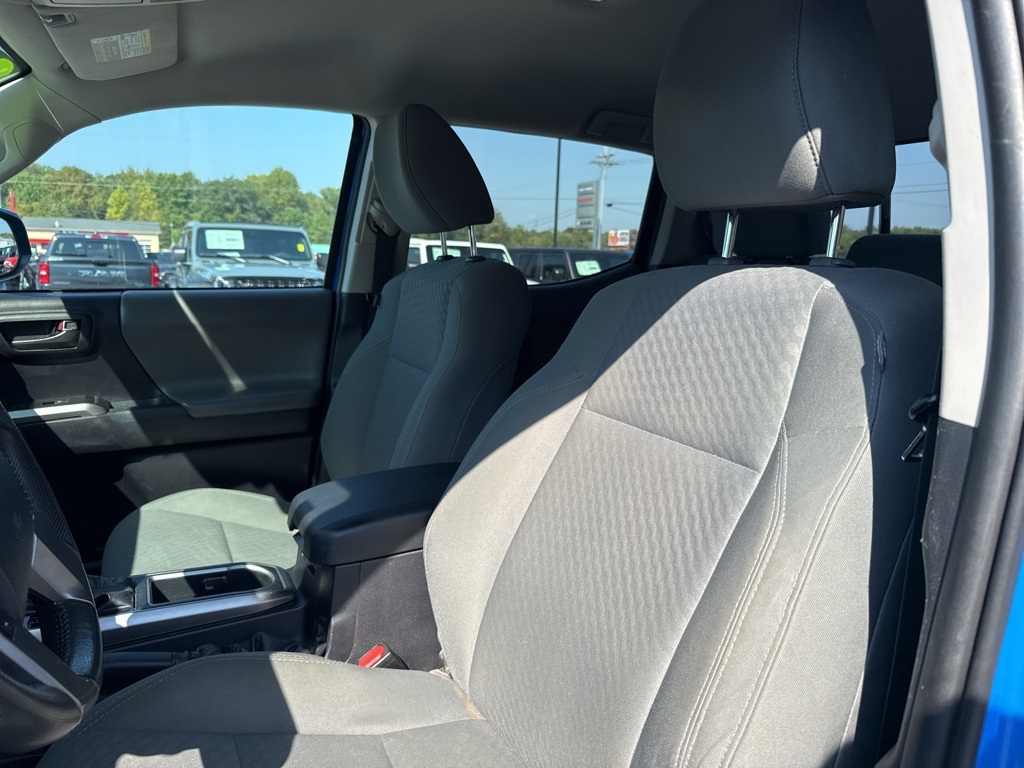 2020 Toyota Tacoma SR5 4x4 photo 12