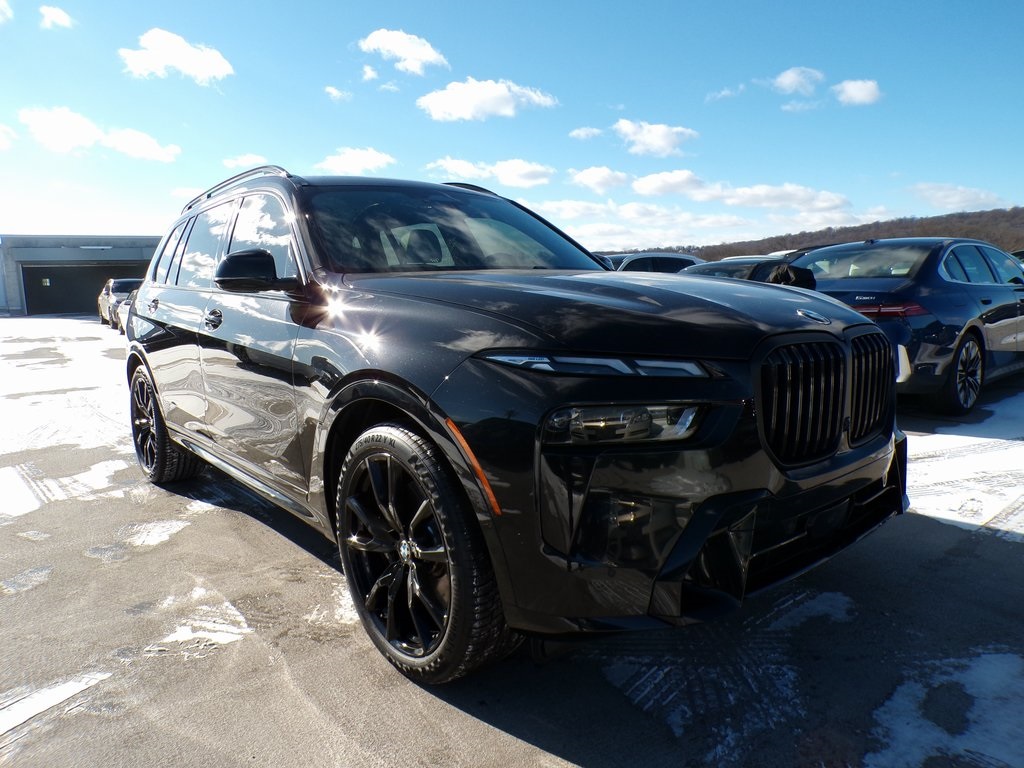2024 BMW X7 40i's photo