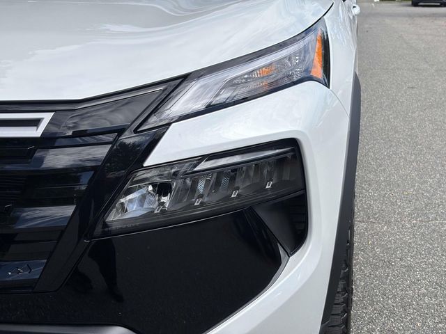 2026 Nissan Rogue SV photo 9