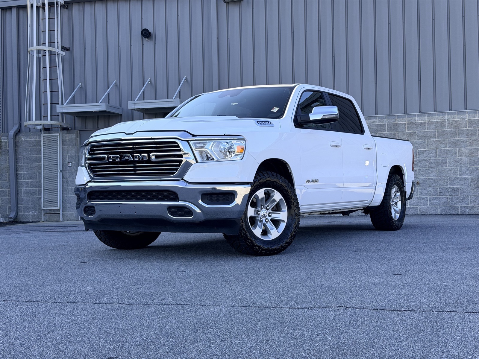 2024 RAM Ram 1500 Pickup Laramie's photo