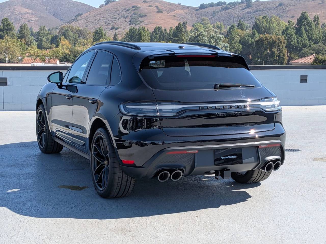 2026 Porsche Macan GTS photo 2