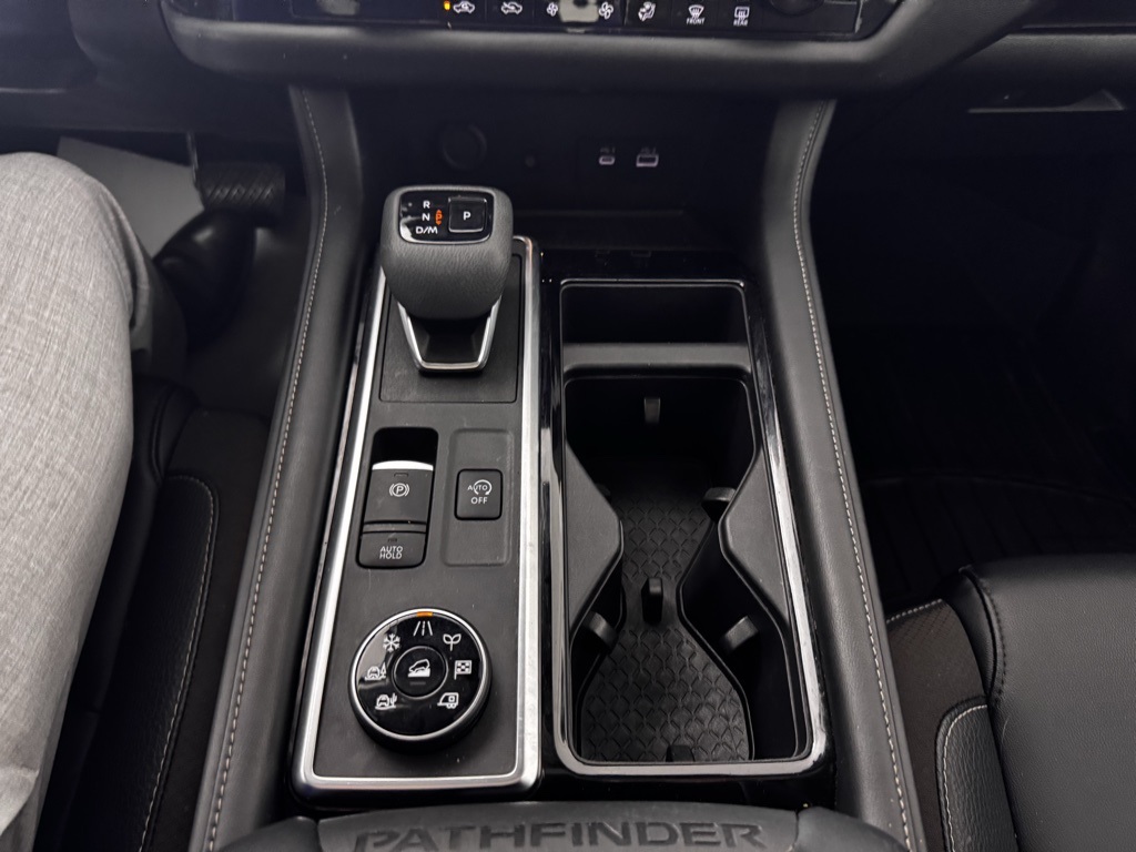 2023 Nissan Pathfinder SL photo 11