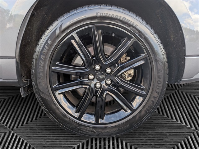 2021 Ford Edge ST photo 9