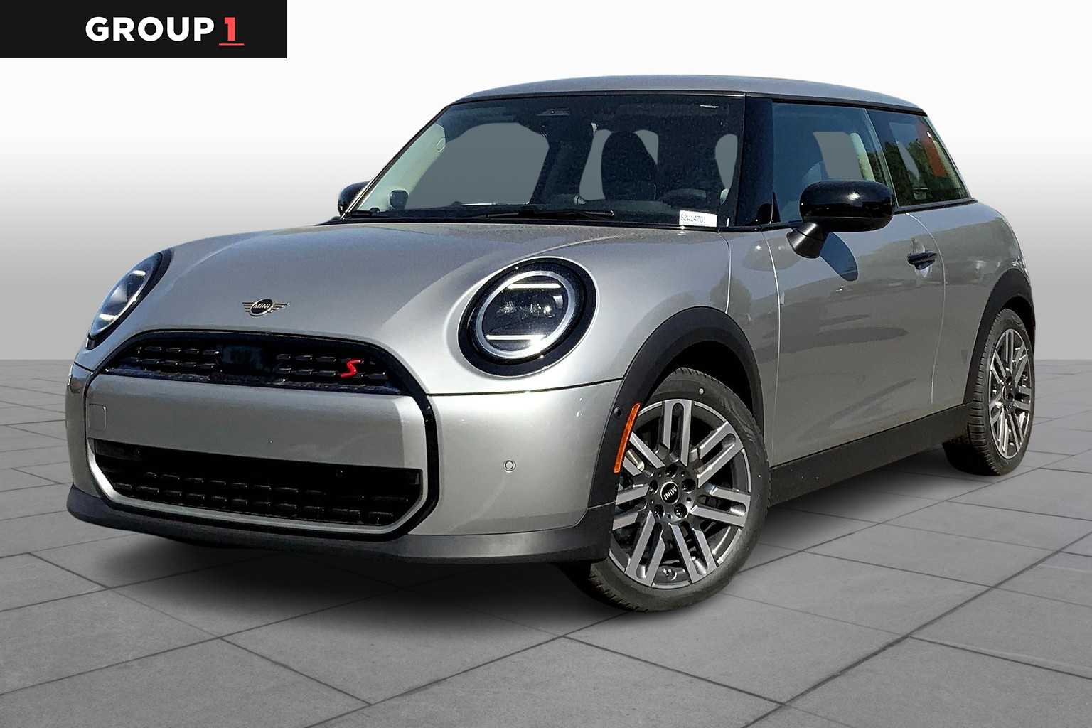 2025 MINI Hardtop 2 Door S's photo