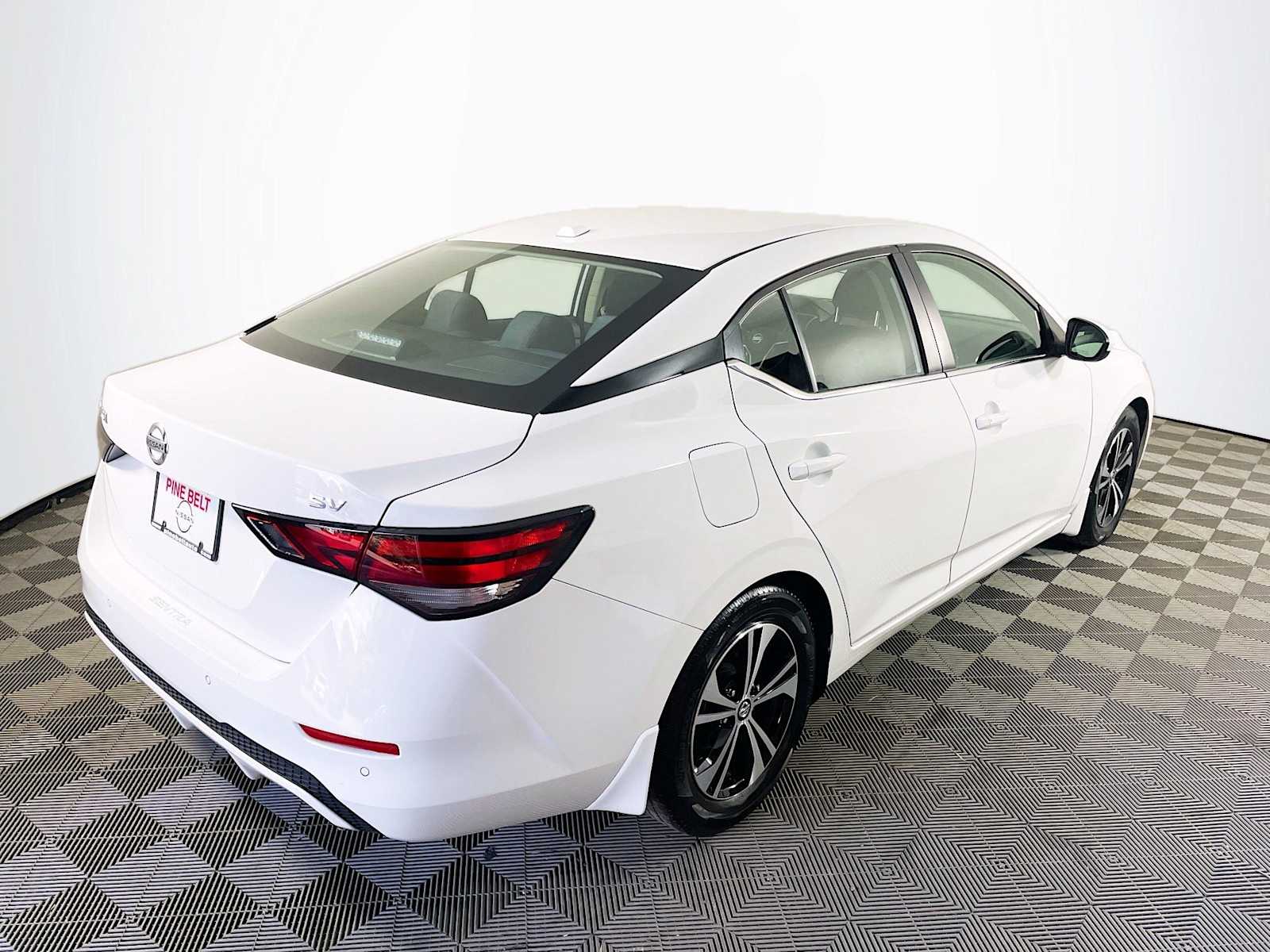 2023 Nissan Sentra SV photo 4
