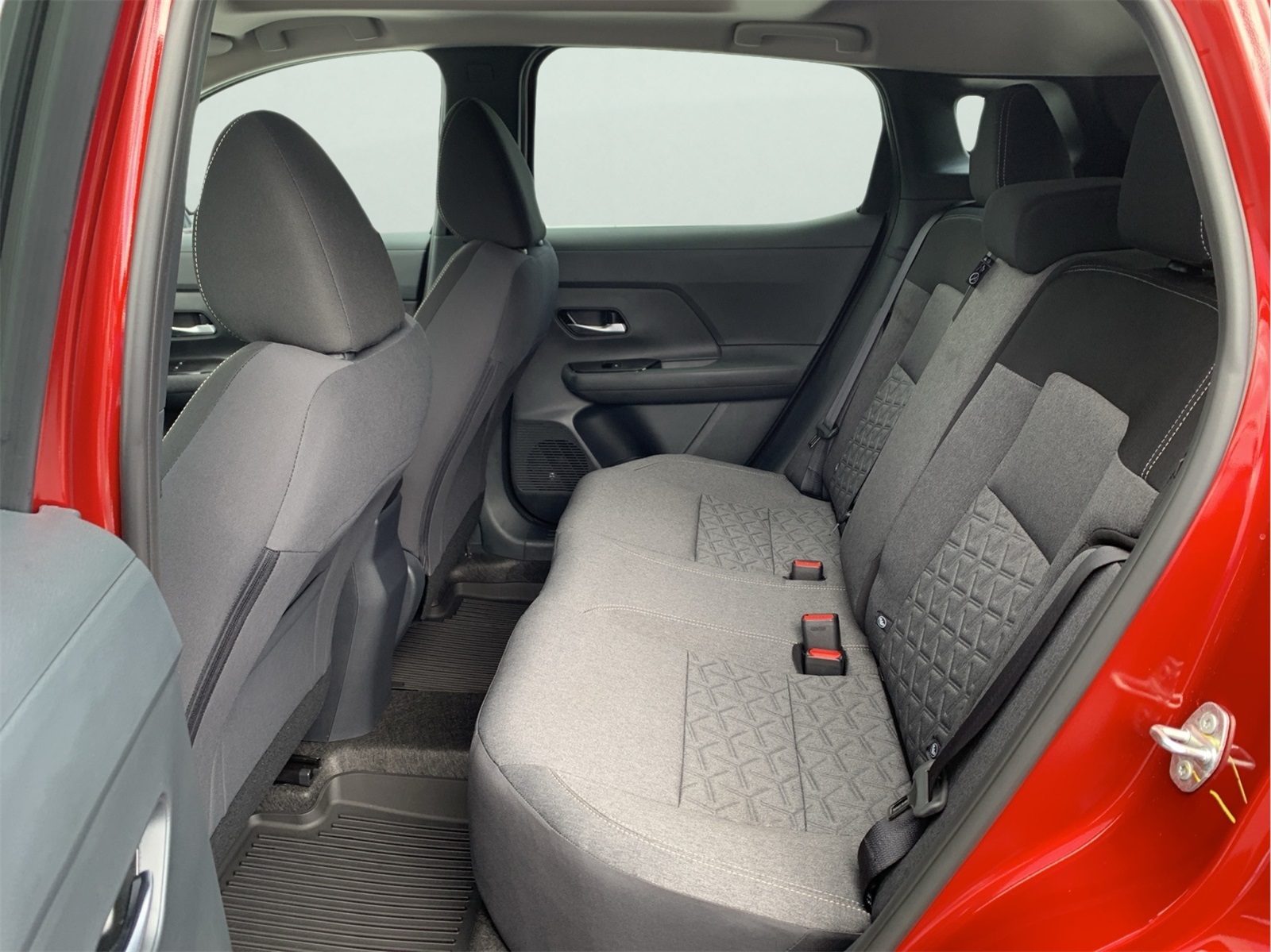 2025 Nissan Kicks SV photo 23