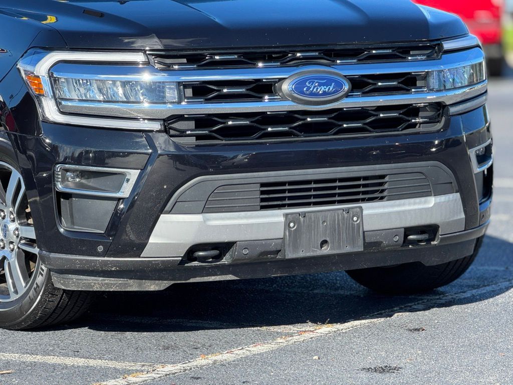2023 Ford Expedition Limited photo 2