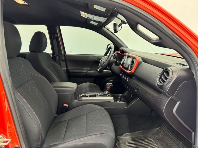 2017 Toyota Tacoma SR5 TRD Sport photo 16