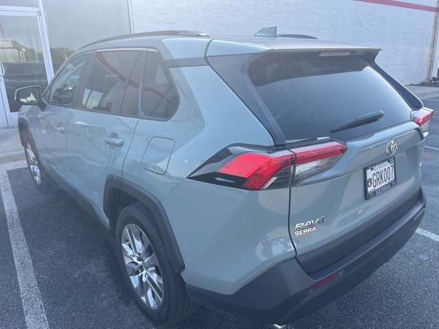 2023 Toyota RAV4 XLE Premium photo 4