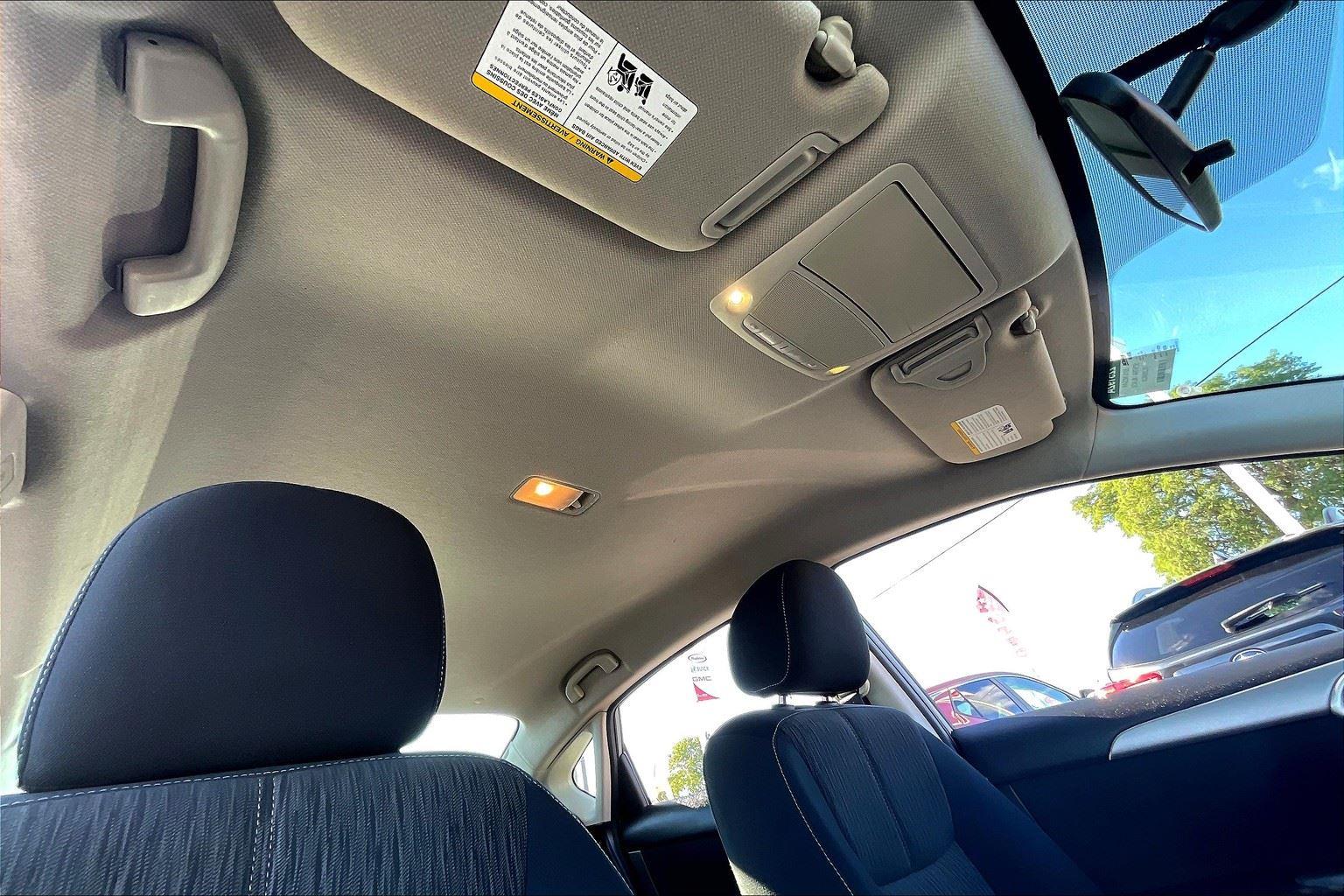 2015 Nissan Sentra SV photo 20
