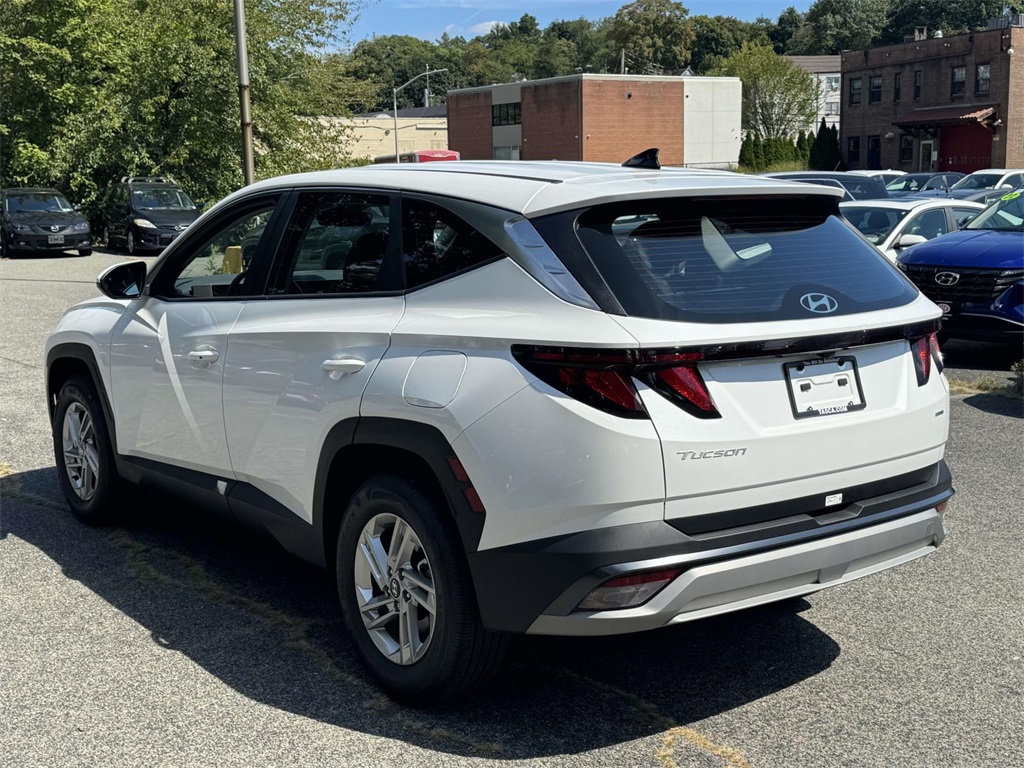 2025 Hyundai Tucson SE photo 4
