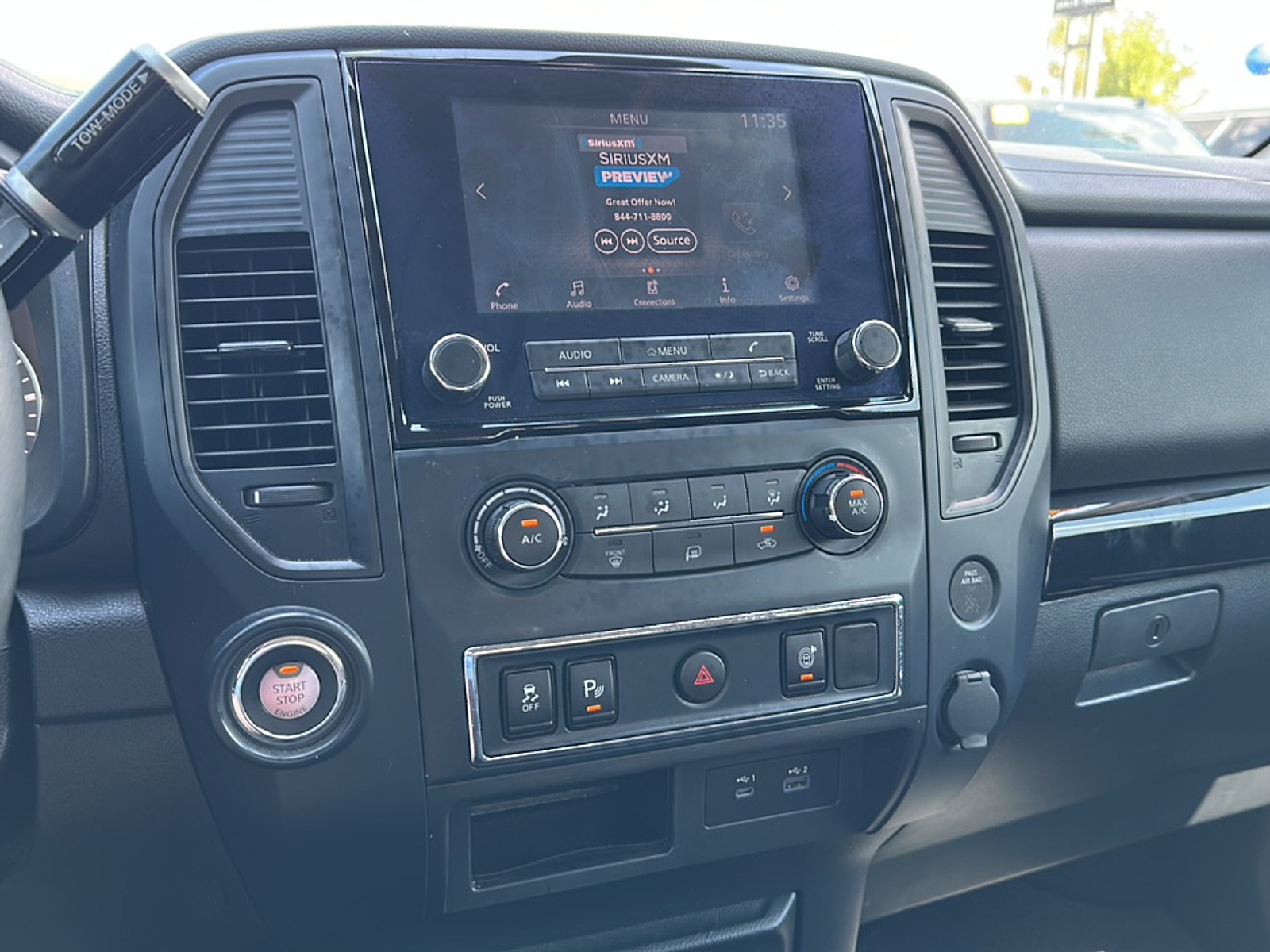 2022 Nissan Titan Crew Cab SV photo 10