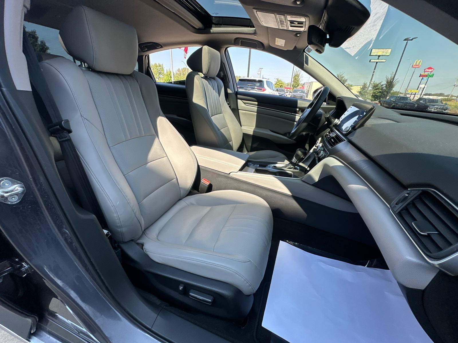 2018 Honda Accord EX-L 1.5T photo 27