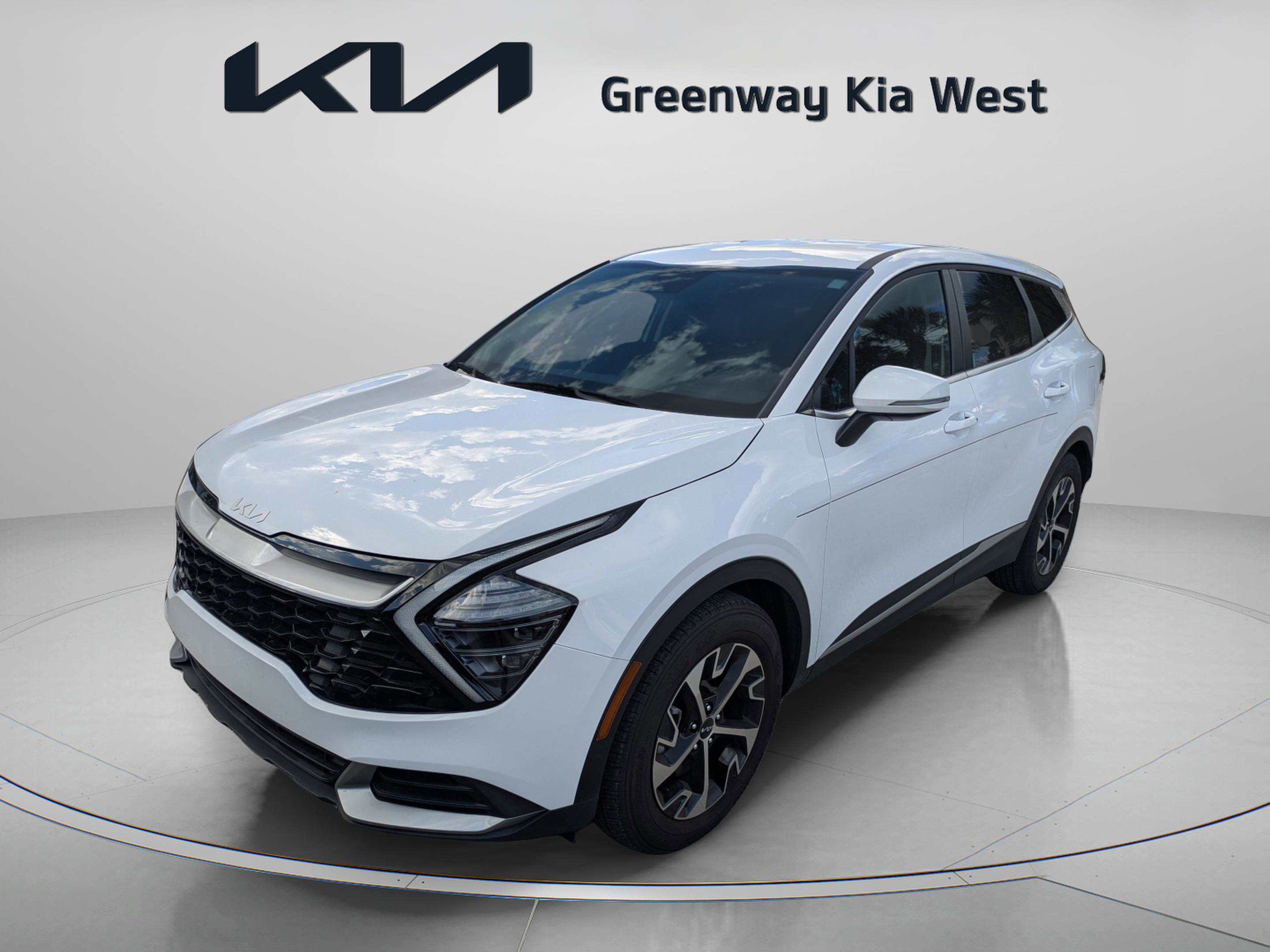 2024 Kia Sportage EX photo 2