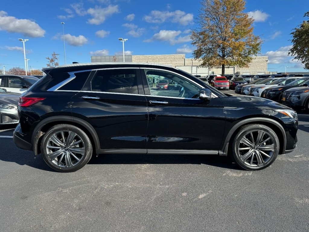 2020 Infiniti QX50 Essential AWD photo 2