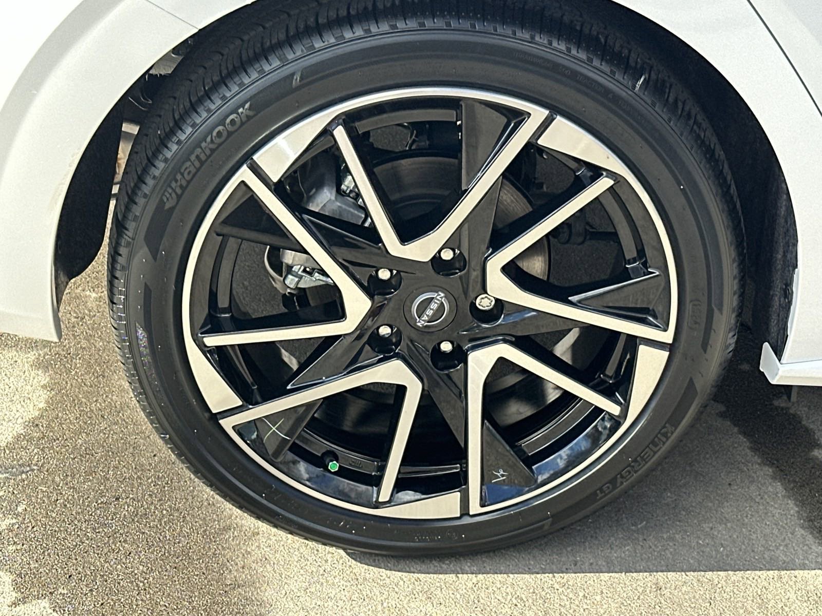 2025 Nissan Sentra SR photo 17