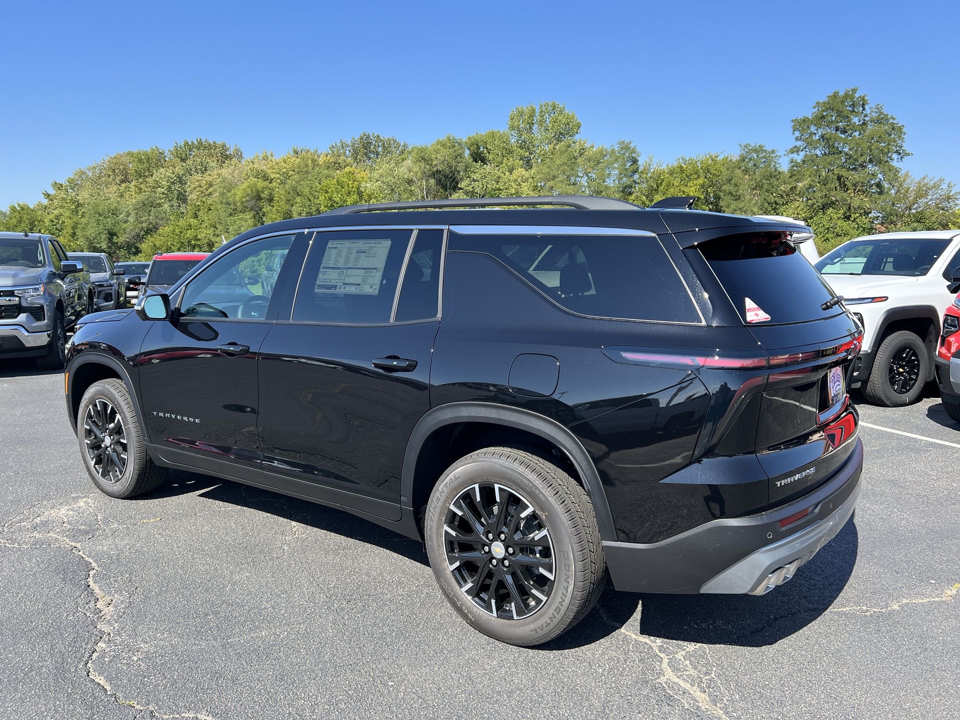 2026 Chevrolet Traverse photo 2