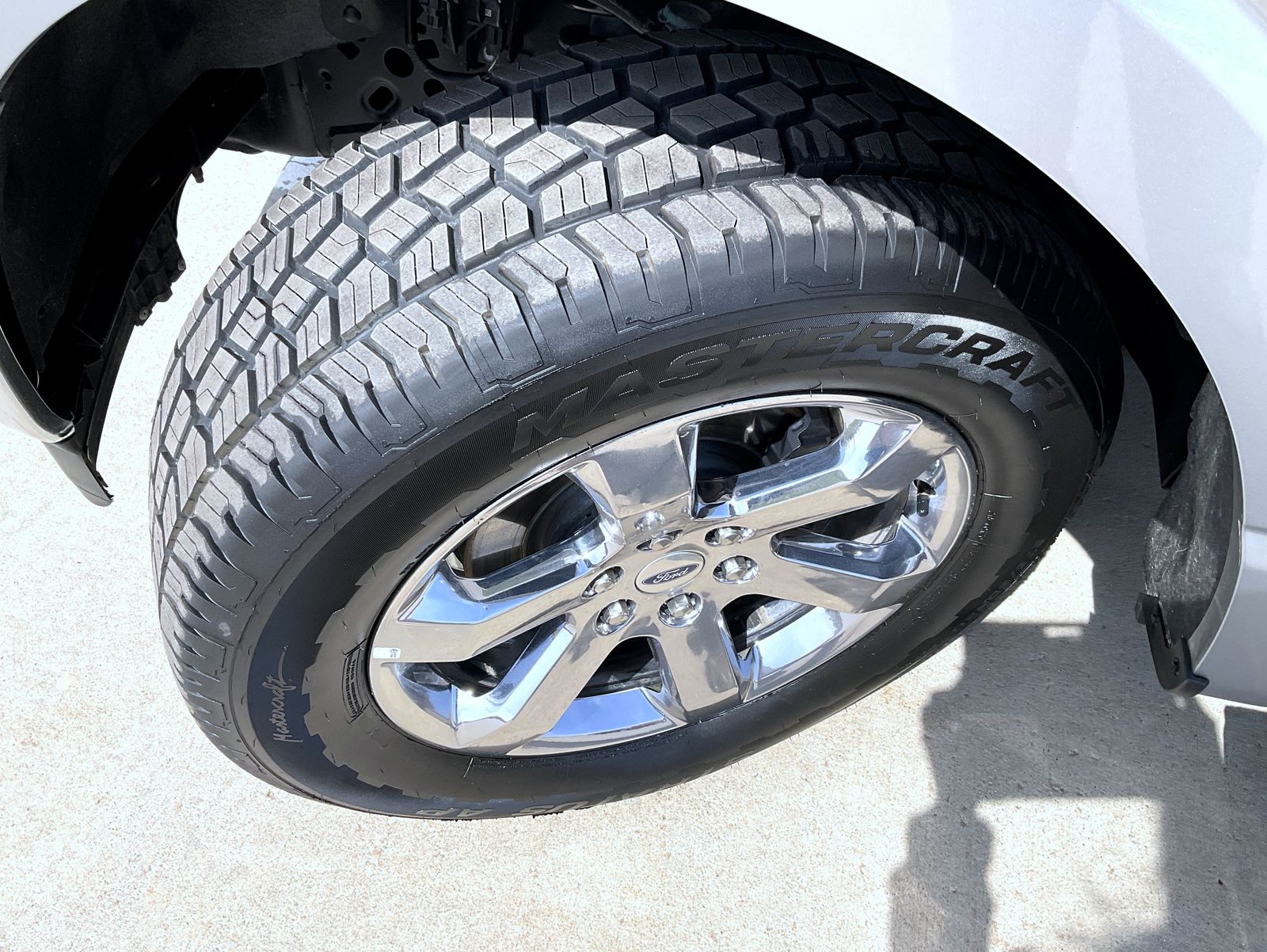 2023 Ford F-150 Lariat photo 23