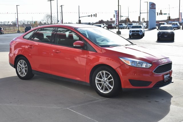 2017 Ford Focus SE photo 4