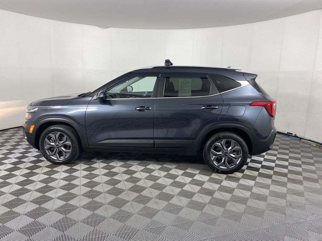 2024 Kia Seltos S photo 2