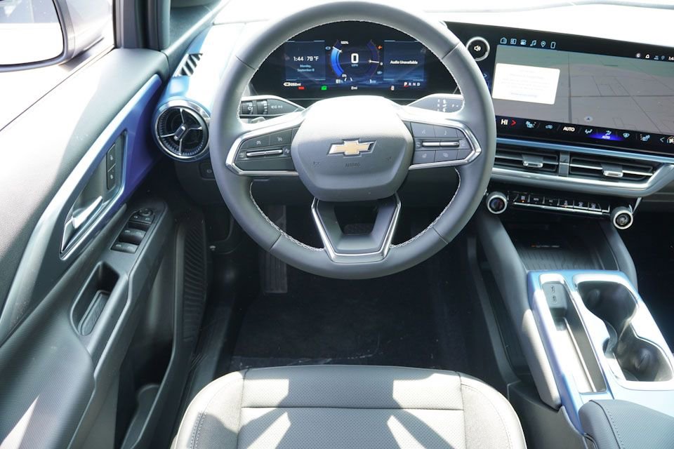 2026 Chevrolet Equinox EV 1LT photo 12