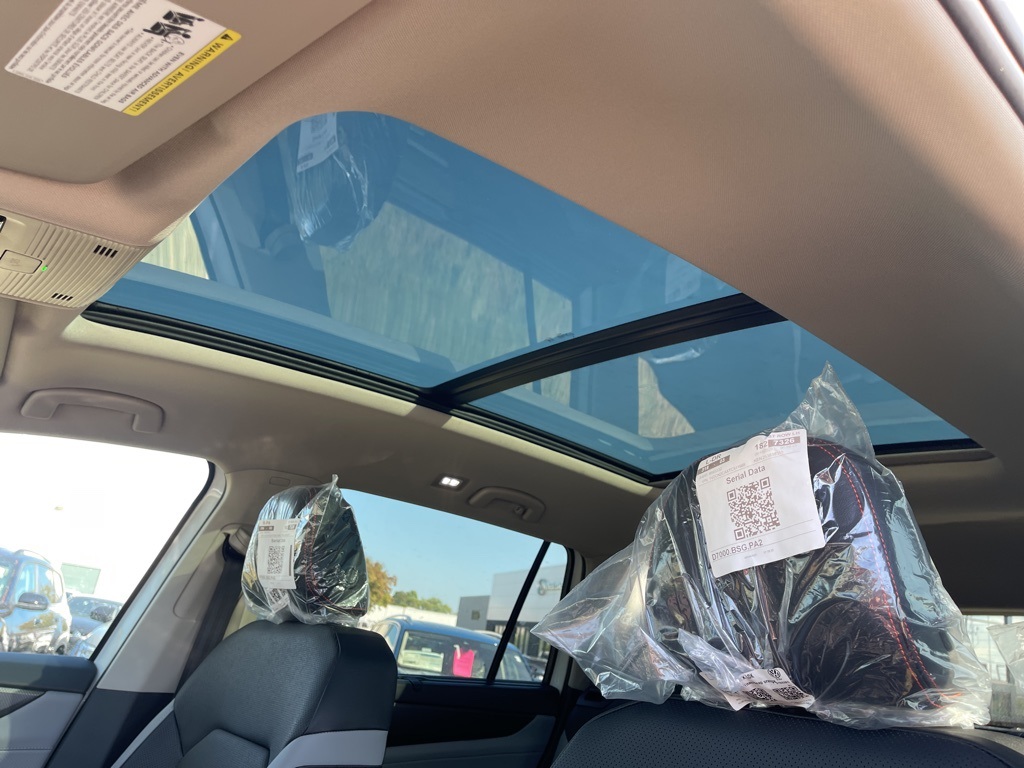 2026 Volkswagen Atlas Peak Edition SE photo 4