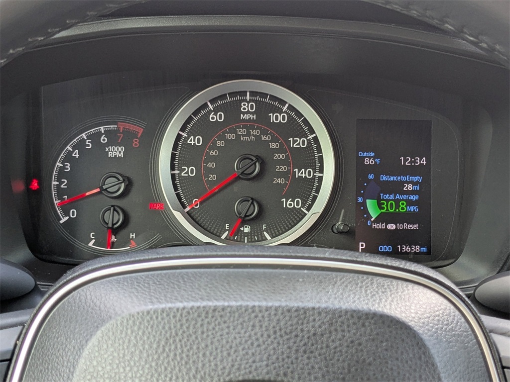 2022 Toyota Corolla Cross LE photo 28