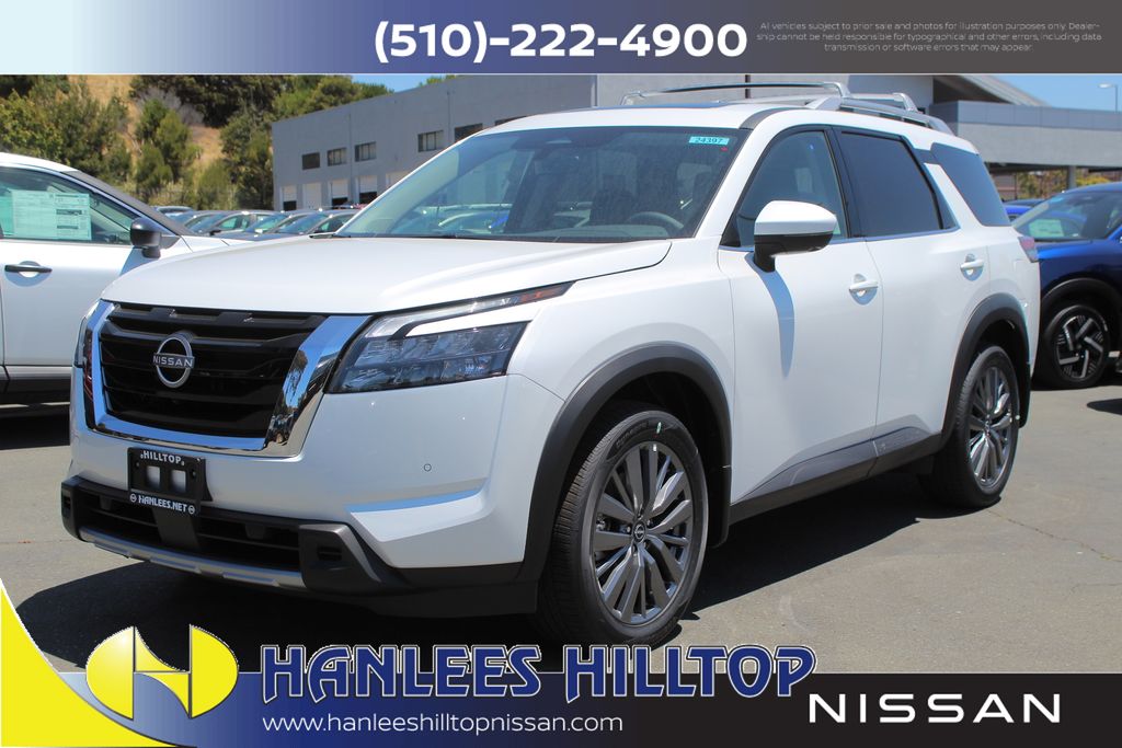 2025 Nissan Pathfinder SL photo 2