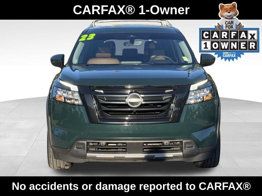 2023 Nissan Pathfinder Platinum photo 2
