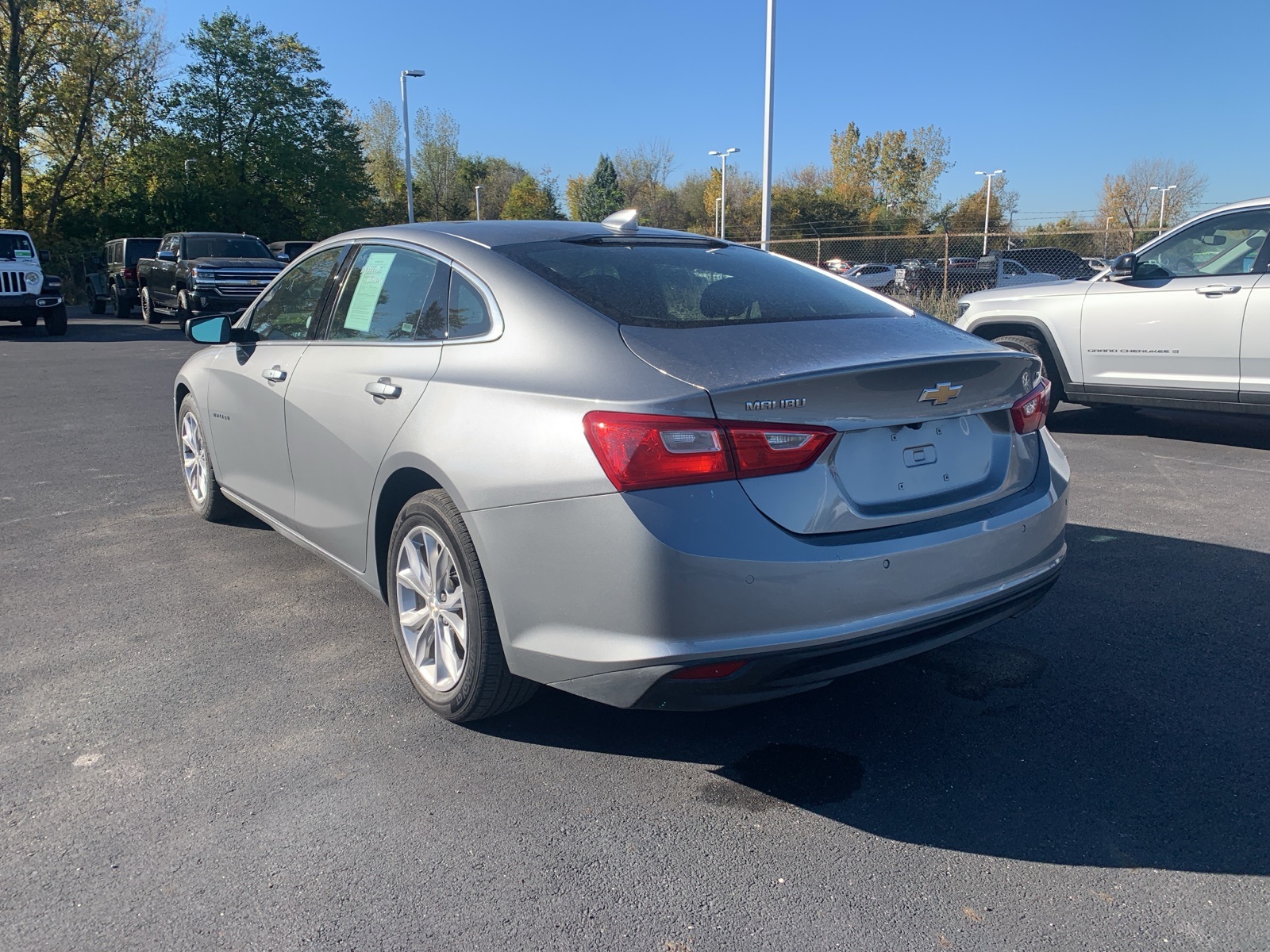 2024 Chevrolet Malibu 1LT photo 2