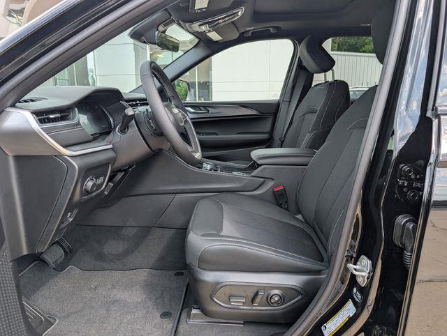 2025 Jeep Grand Cherokee Laredo X photo 9