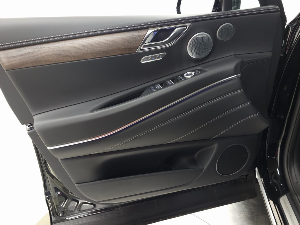 2025 Genesis GV80 2.5T Advanced AWD photo 9