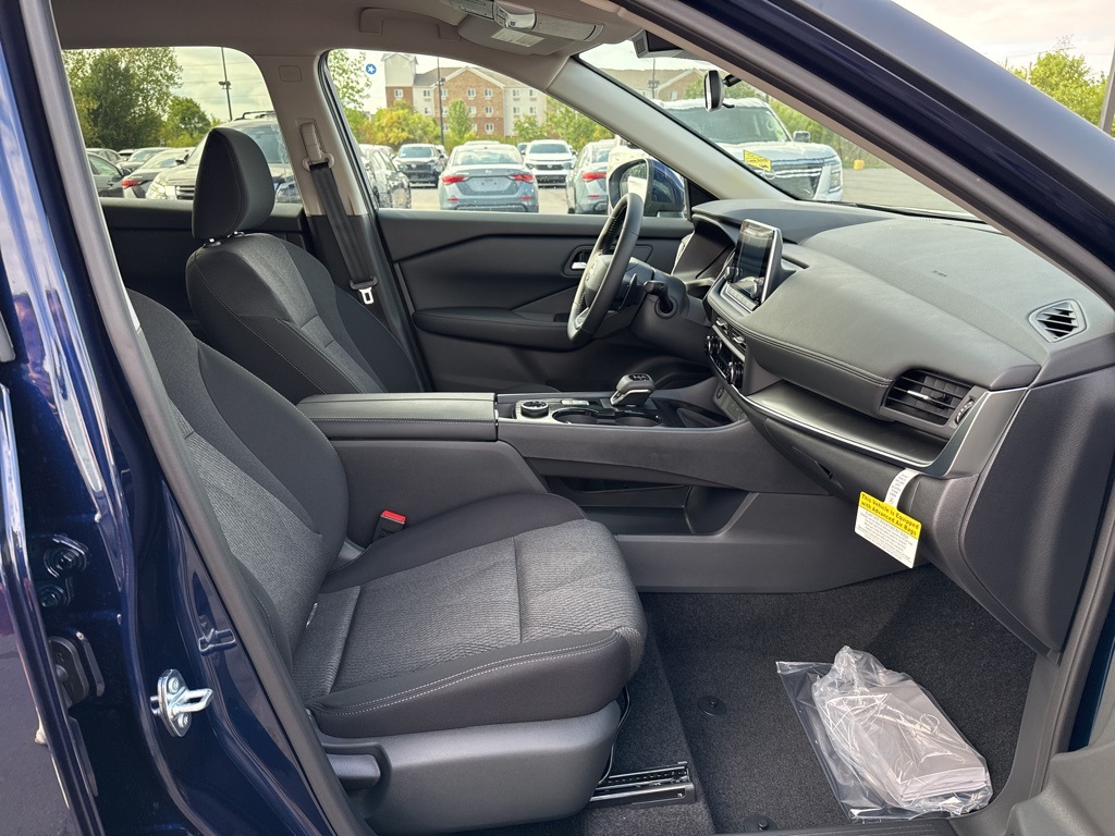 2026 Nissan Rogue SV photo 16