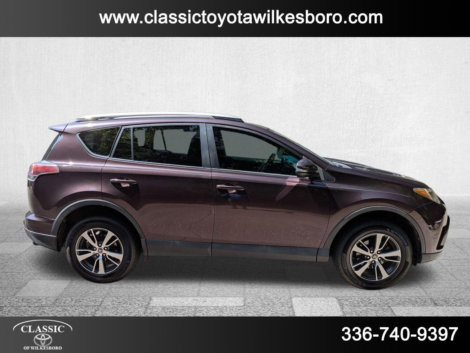 2016 Toyota RAV4 XLE photo 4